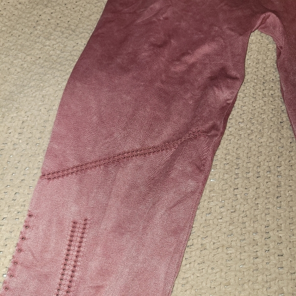 Dusty Rose Detailed Seamless Yoga Set - Picture 10 of 12